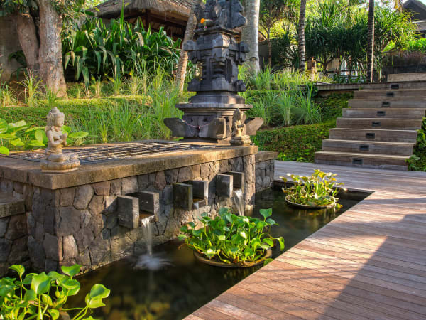 Seseh Beach Villa II - Connecting walkway with Seseh Beach Villa I